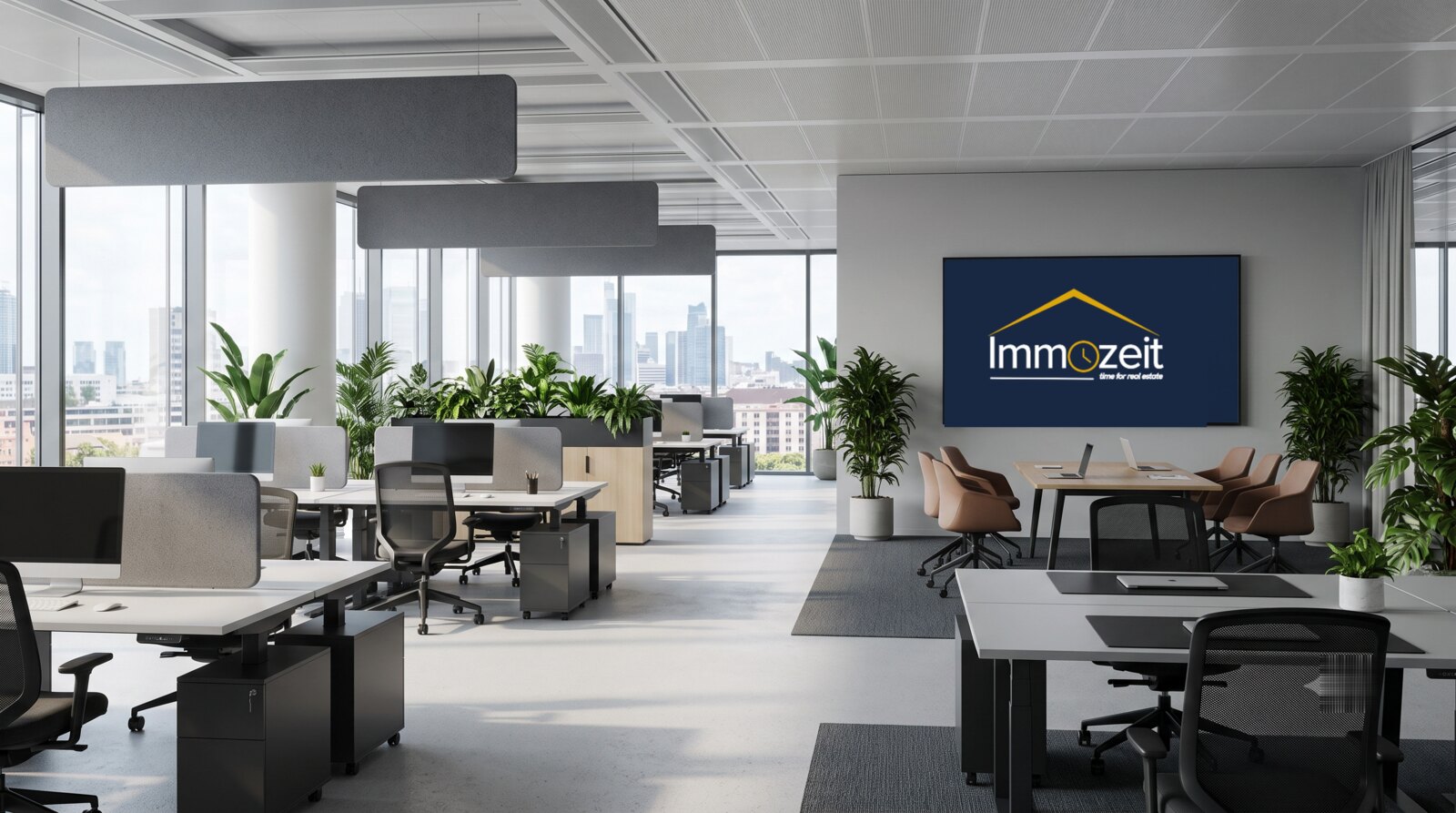 Arbeiten bei Immozeit – modernes Büro mit dem Immozeit-Logo auf dem Präsentationsbildschirm